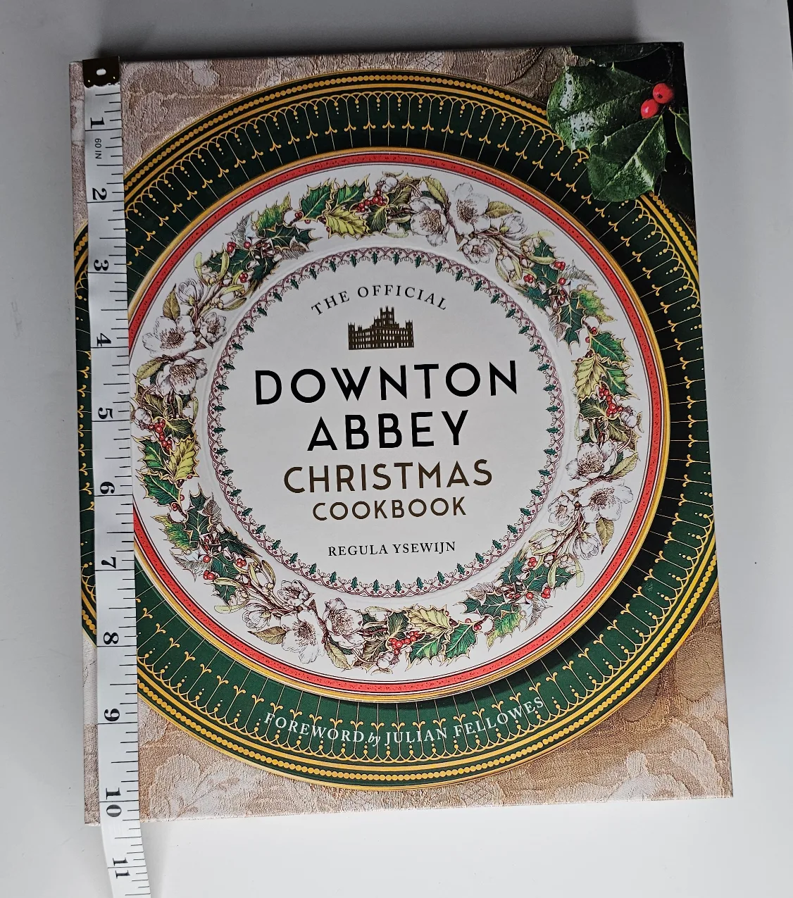 The Official Downton Abbey Christmas Cookbook image indicator(7)