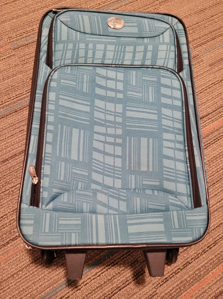 Carry-on Suitcase image indicator(2)