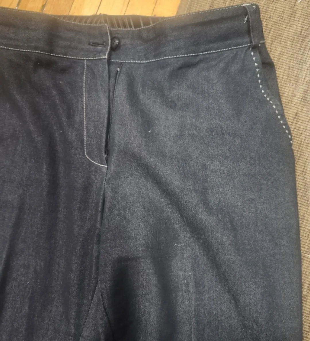 Bali Women's Black Zip Up Blazer and Pants Suit image indicator(7)