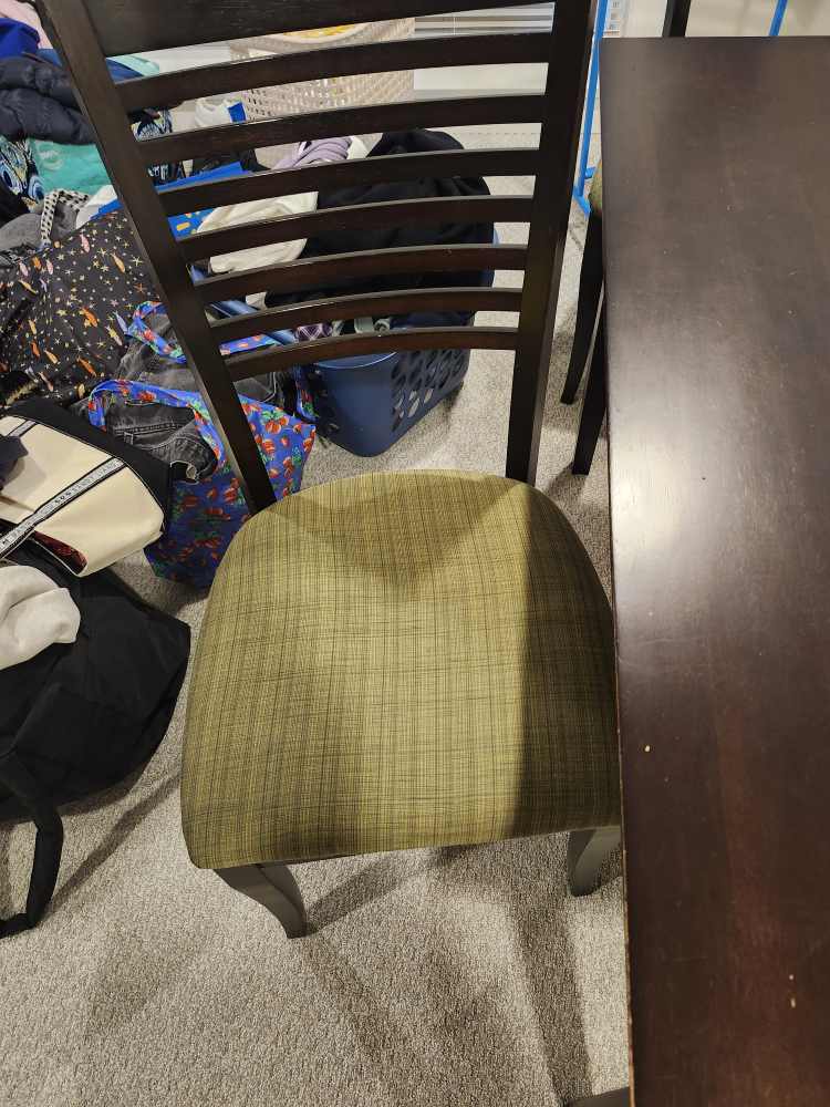 Great table and 2 chairs - photo 2