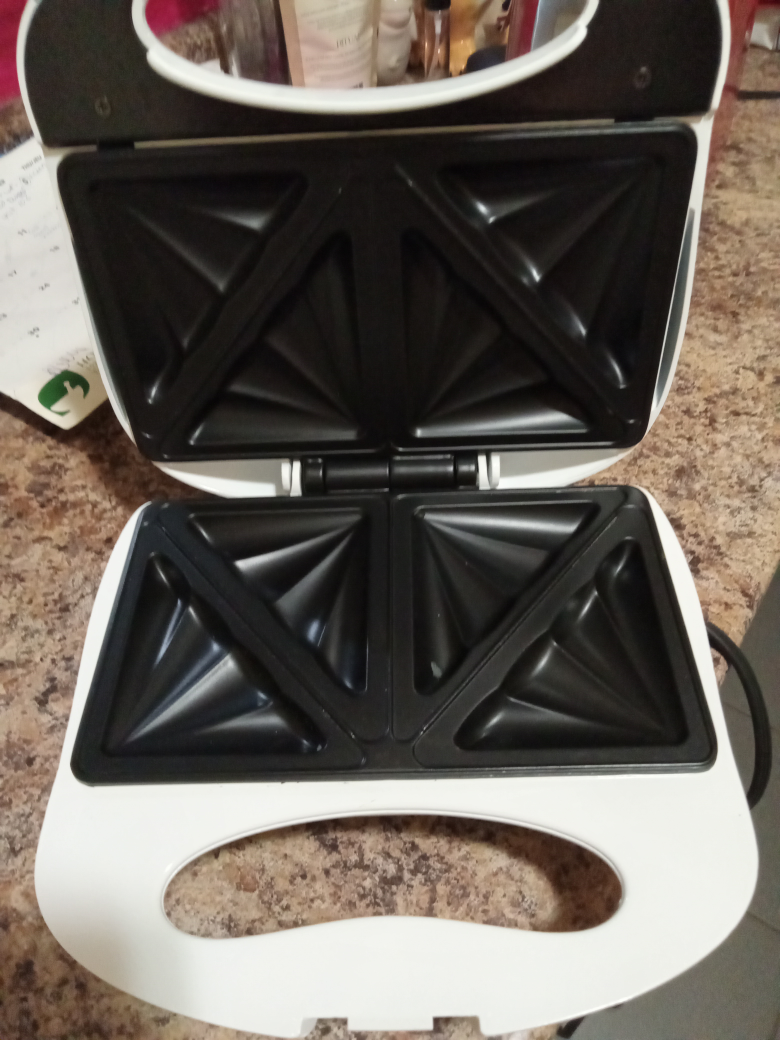 Salton Sandwich Maker - photo 3
