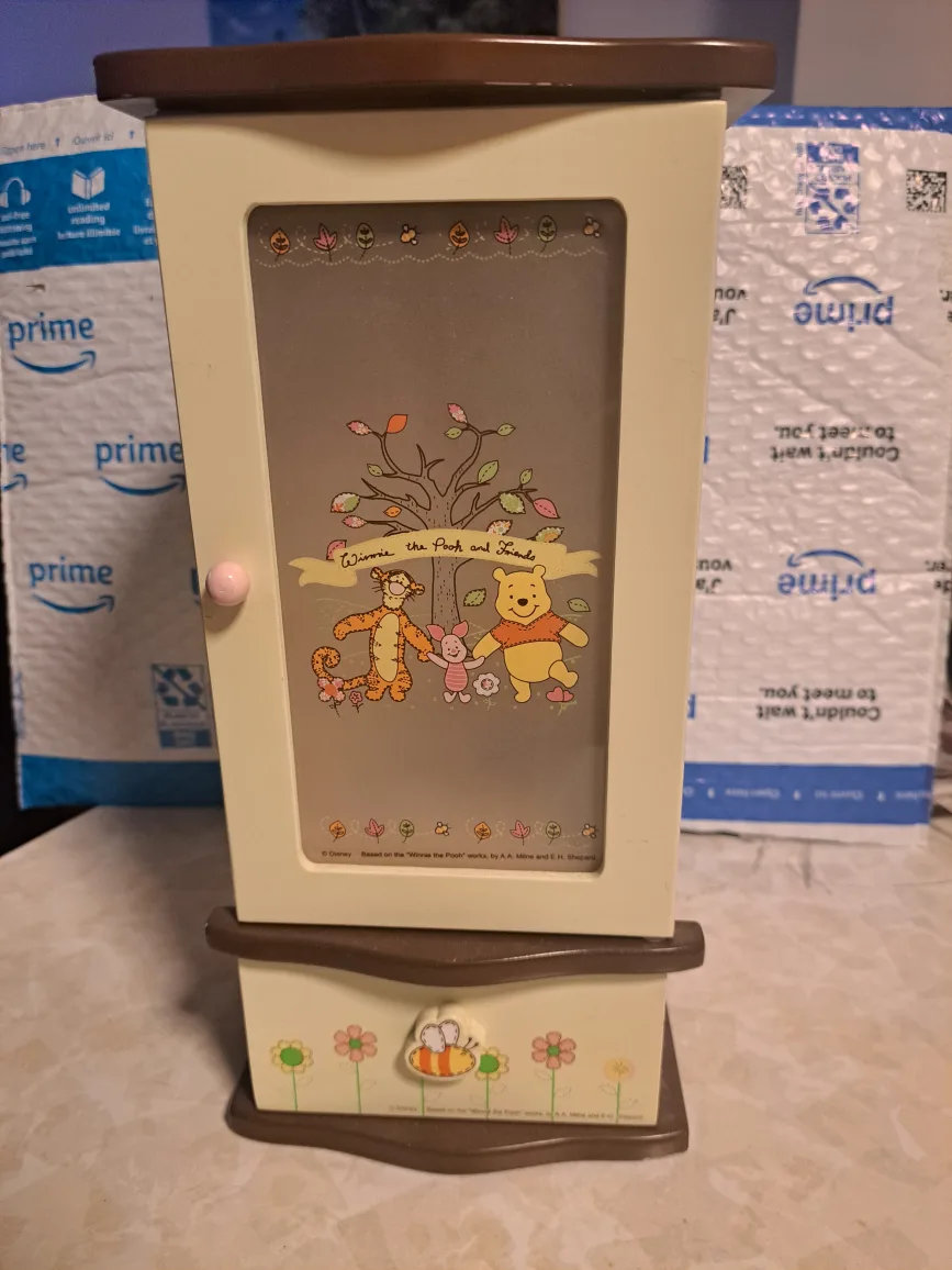Winnie the Pooh Jewelry Box image indicator(4)