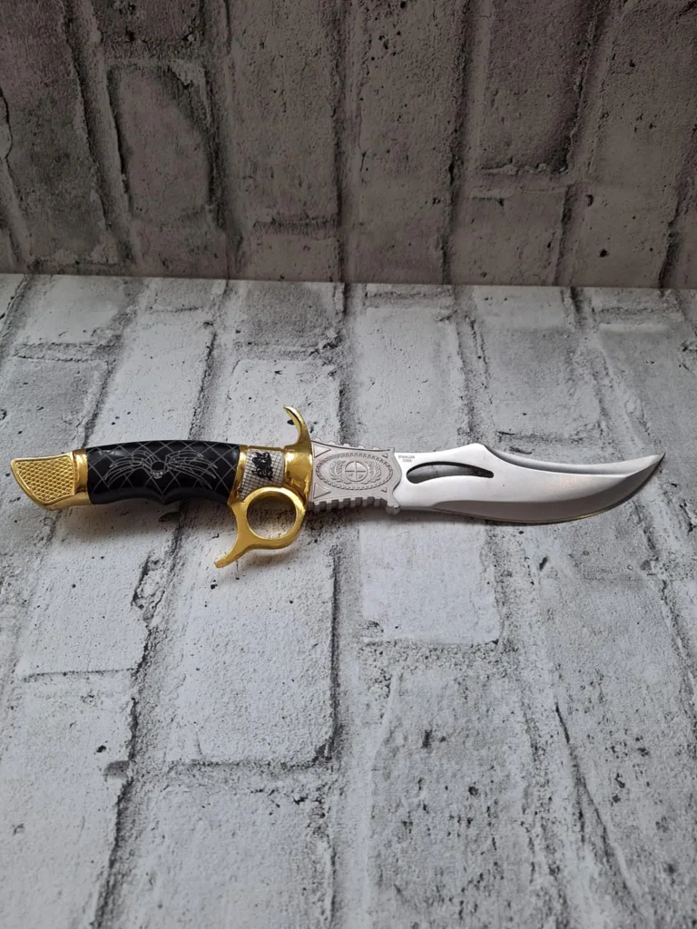 collector display Dagger image indicator(2)