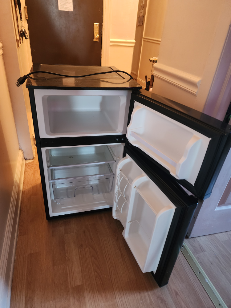 #freecycle Mini Fridge - photo 2