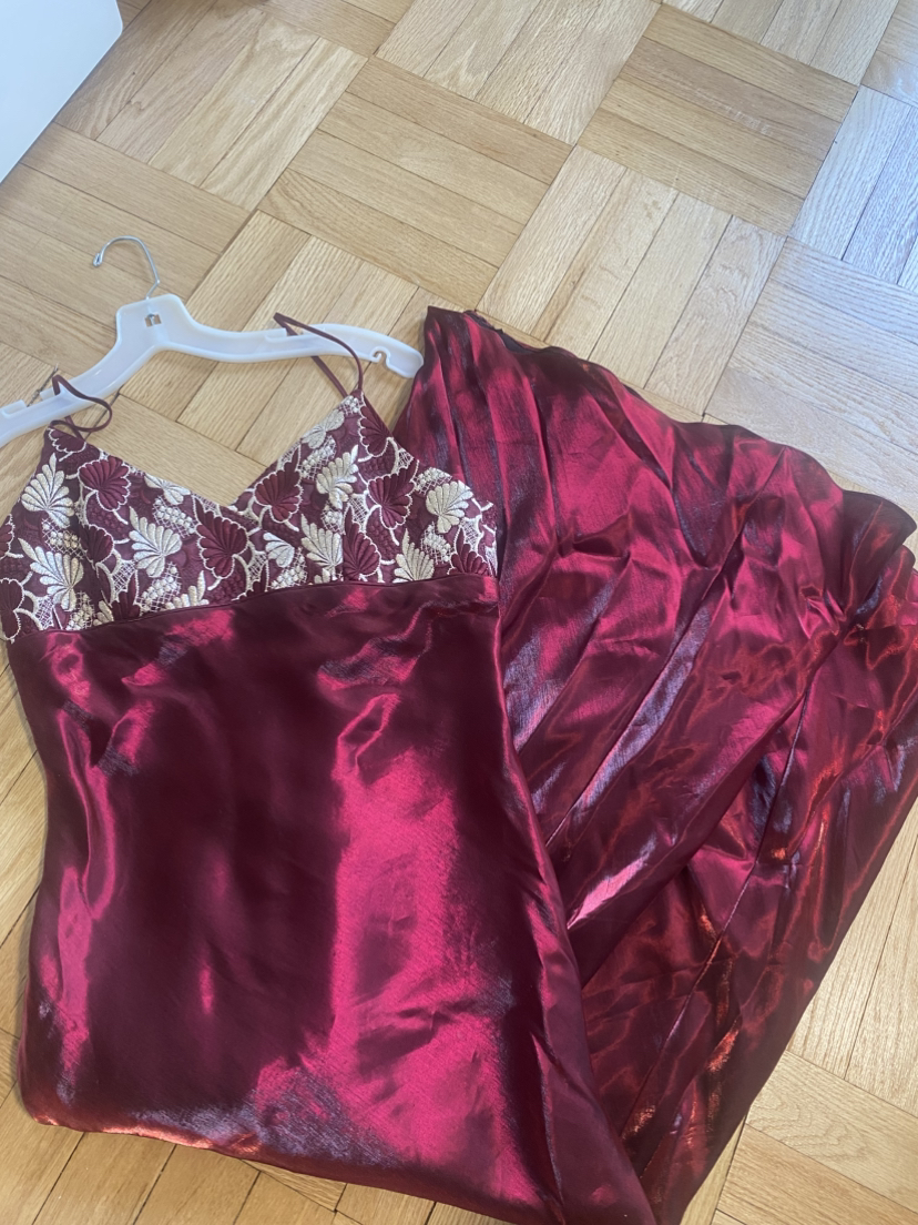 Dark Red shimmering Evening Gown