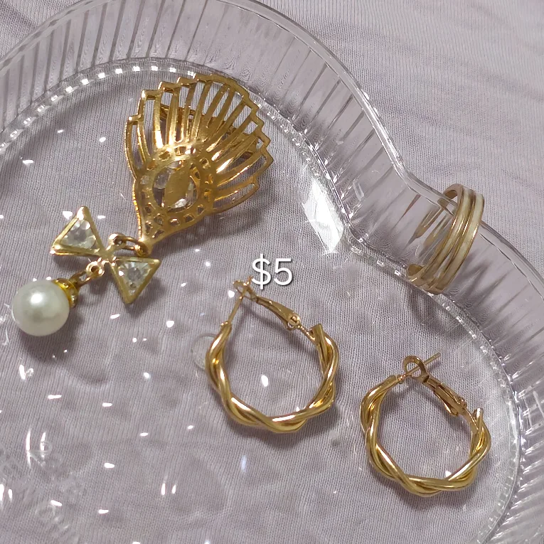 ‼️Hoops/Bracelets/Rings/Earrings/Necklaces/Studs‼️ image indicator(2)