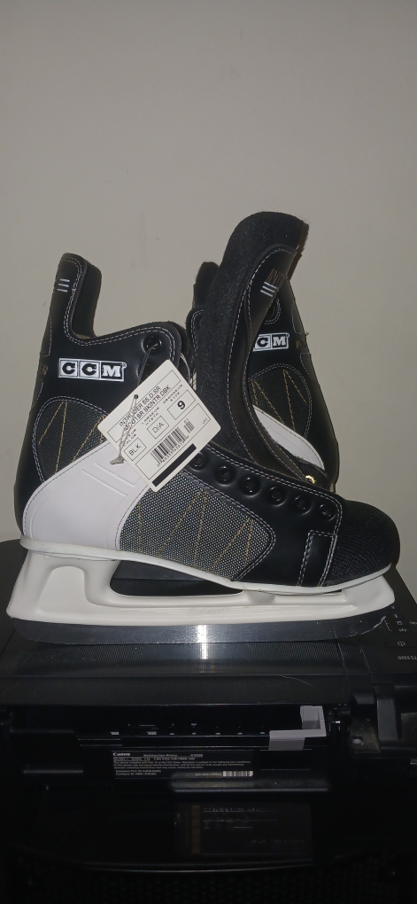 CCM Intuder 95 Ice Skates