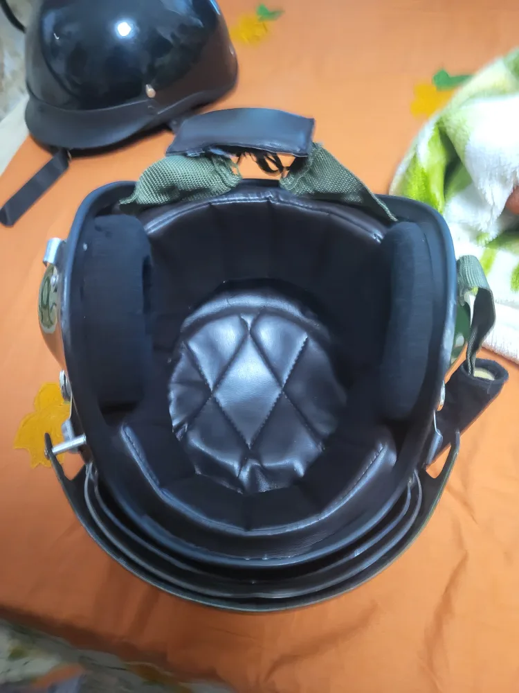 Vintage Military Pilot Helmet image indicator(3)