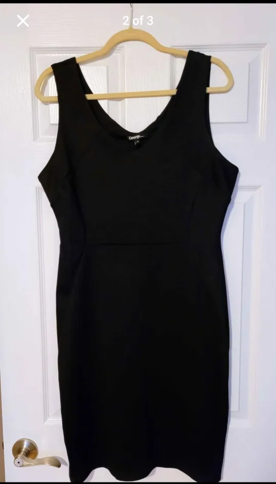 Black & White Dresses - 3- size 10 image indicator(2)