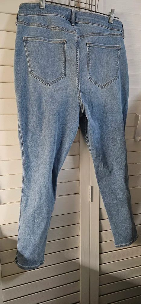 Brand new. Old Navy. stretchy jeans pants #ThriftyPicks image indicator(4)