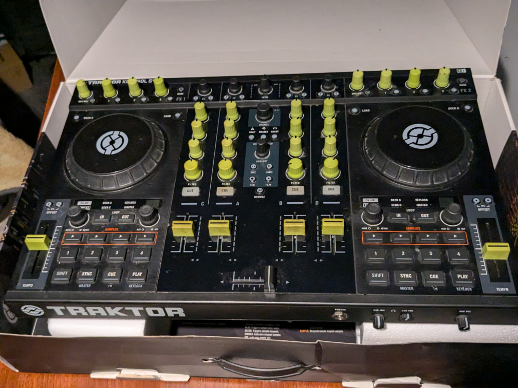 Traktor Kontrol S4 Mk1 DJ Controller