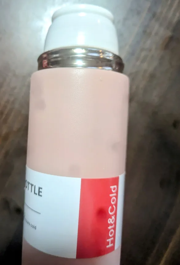 Vacuum  Stain Less Steel Flask Set With Three  Cups image indicator(4)