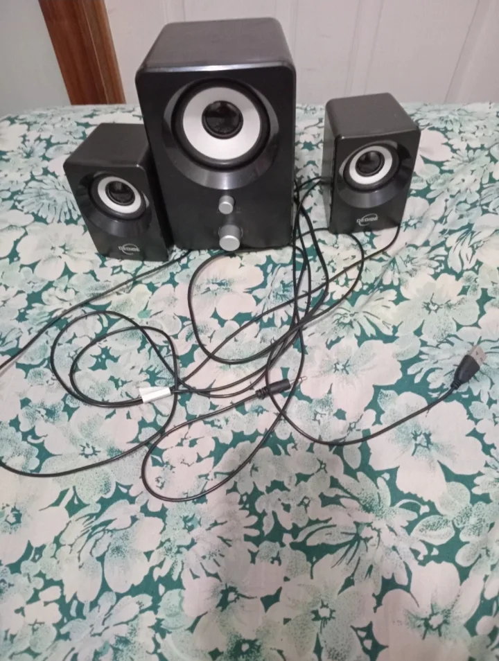 Computer Speakers thumbnail