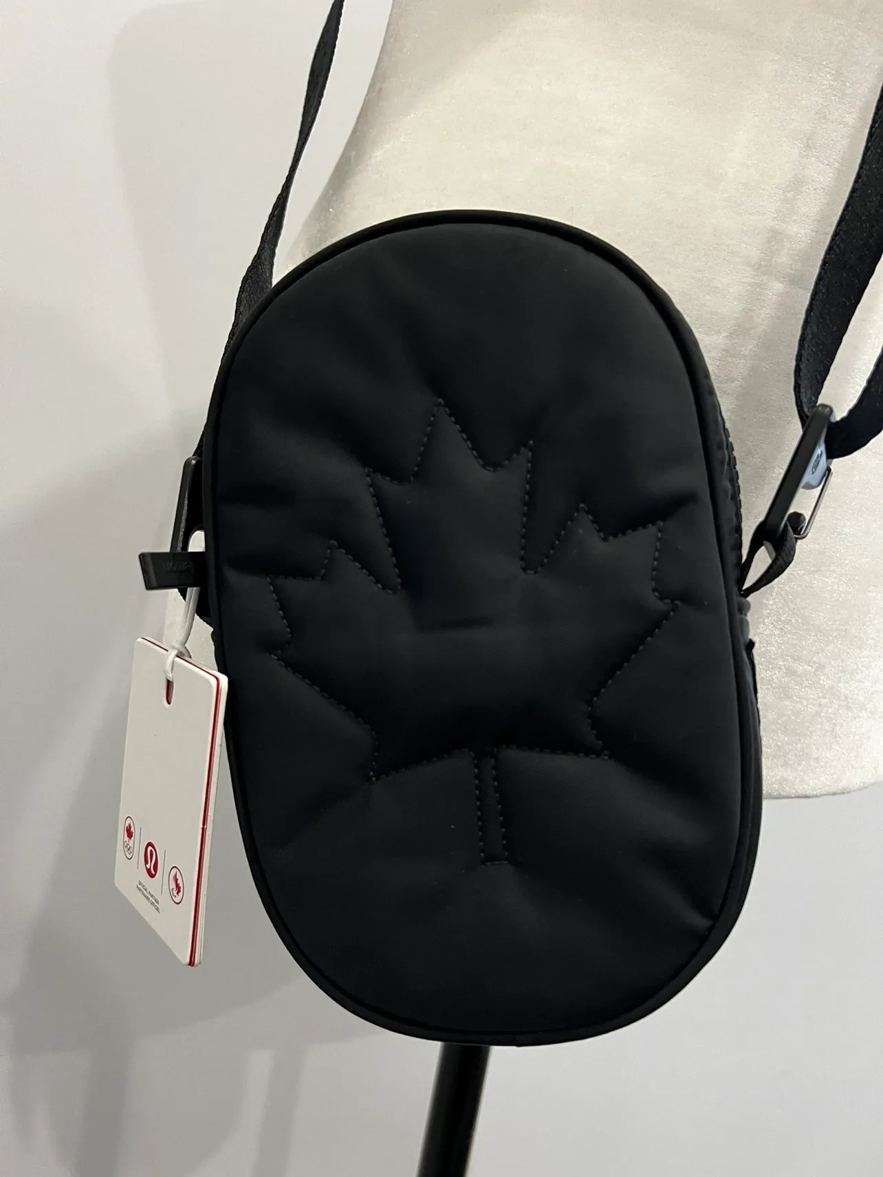 LULULEMON TEAM CANADA CROSSBODY BAG-NEW image indicator(2)