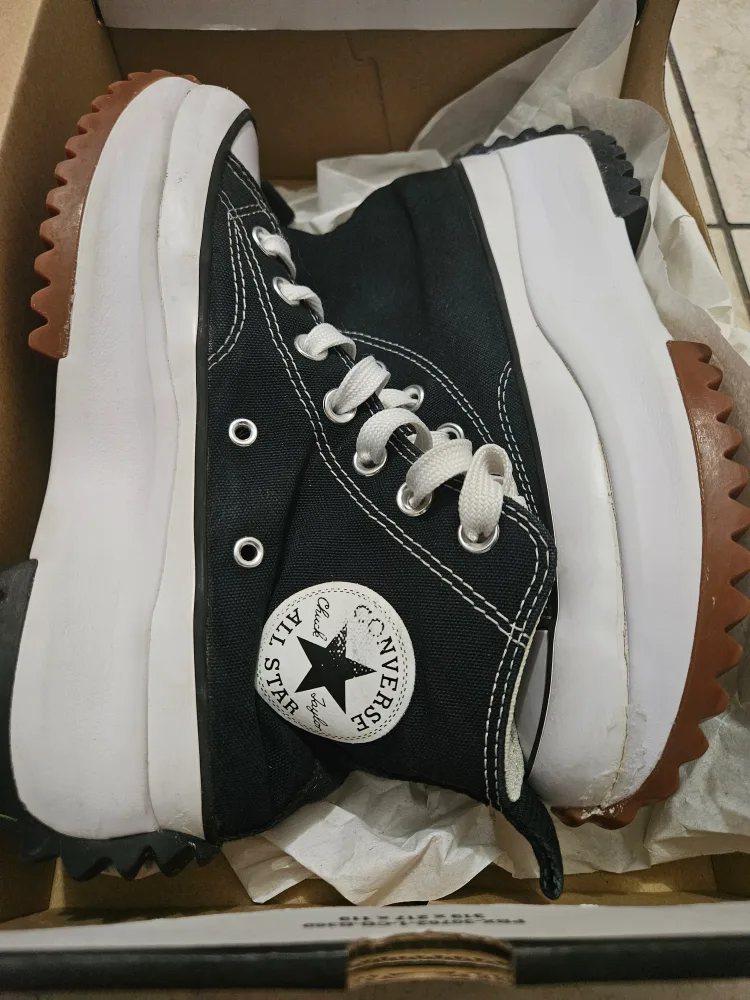 LNIB)Converse Run Star Hike Size 7 Women's thumbnail