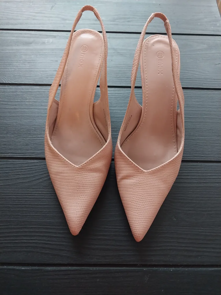 Heels thumbnail