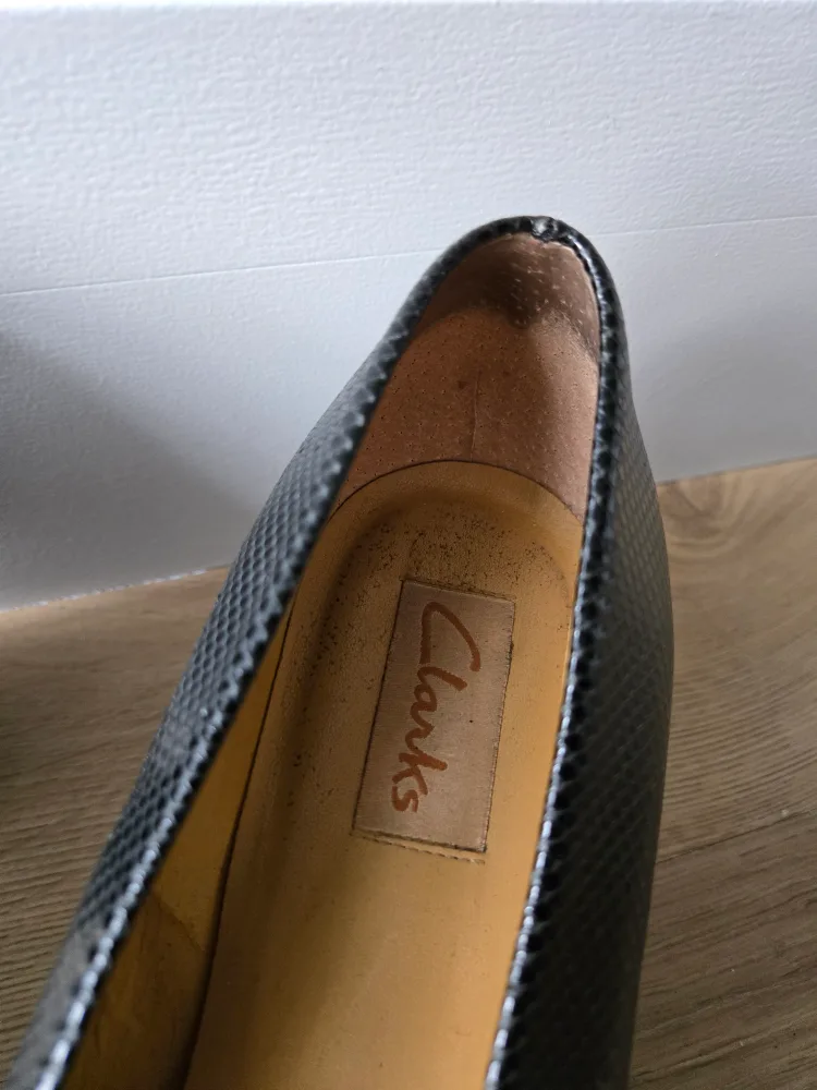Vintage Black Snakeskin Clarks Heels. size 11. euc image indicator(7)