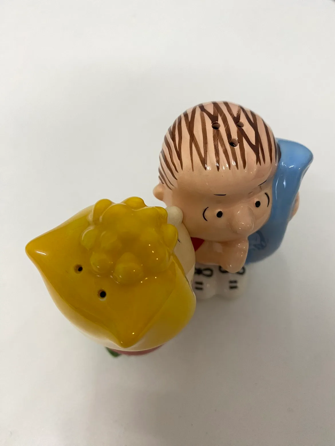 Vintage Linus & Sally Peanuts Ceramic Salt & Pepper Shaker image indicator(3)