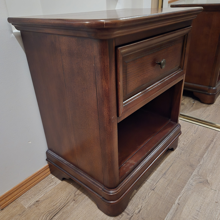 Nightstand - photo 2