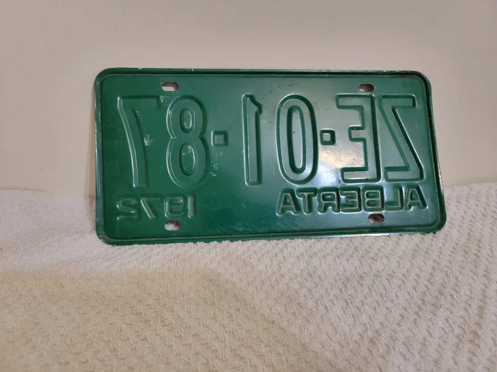 Vintage 1972 Alberta License Plate image indicator(2)