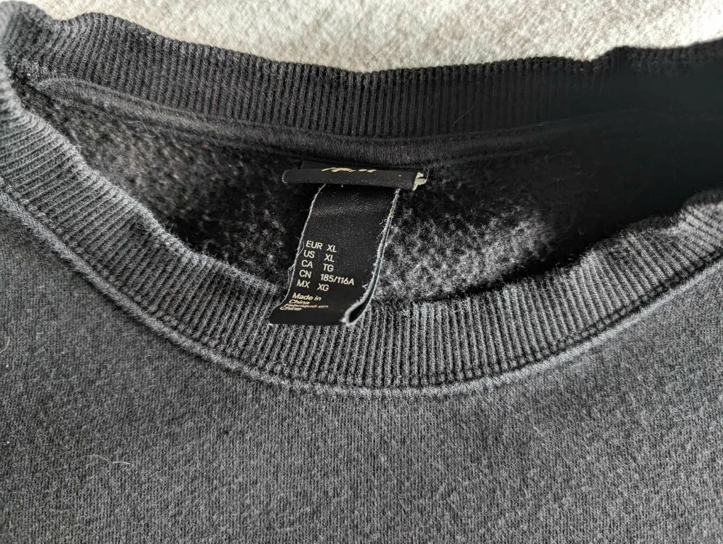 XL - The Weeknd x HM Crewneck Sweater (read bio)  image indicator(3)