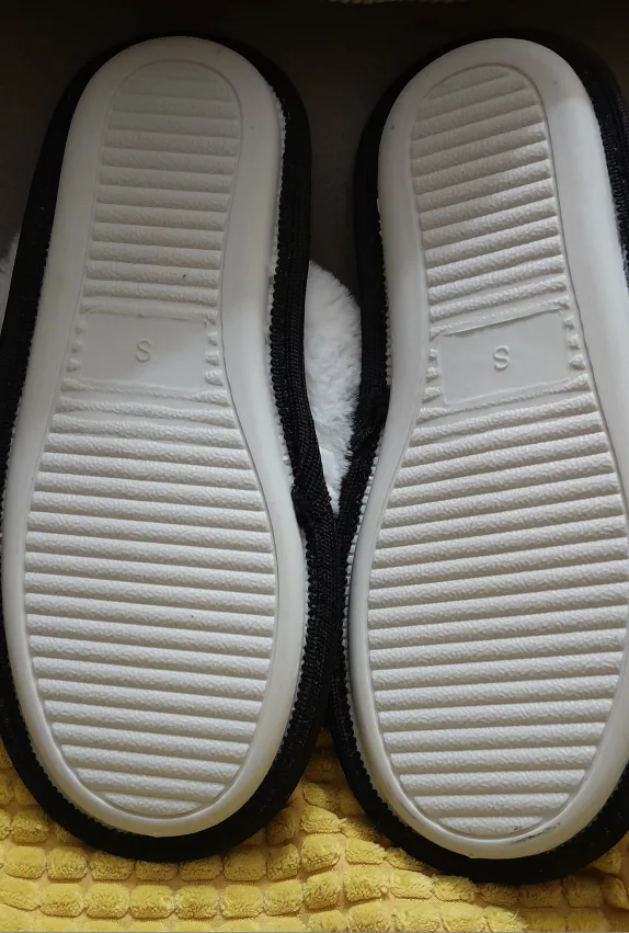 Cozy Fuzzy Slippers . image indicator(5)