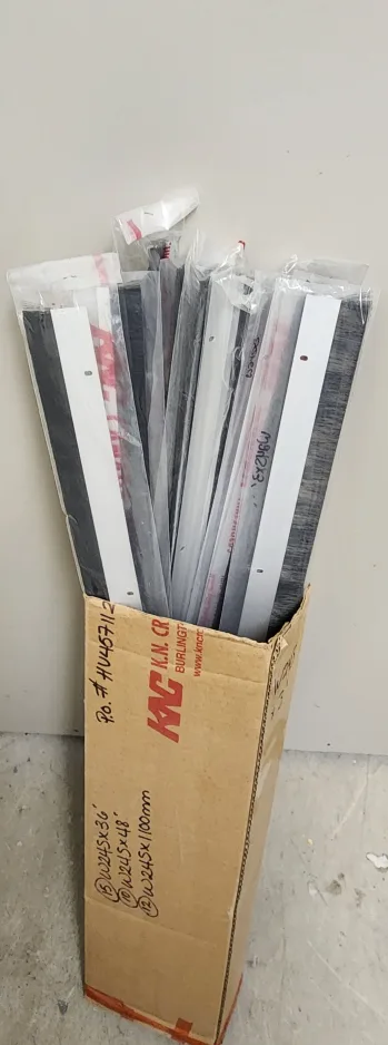 10 x  KCC CANADA Door Sweep image indicator(2)