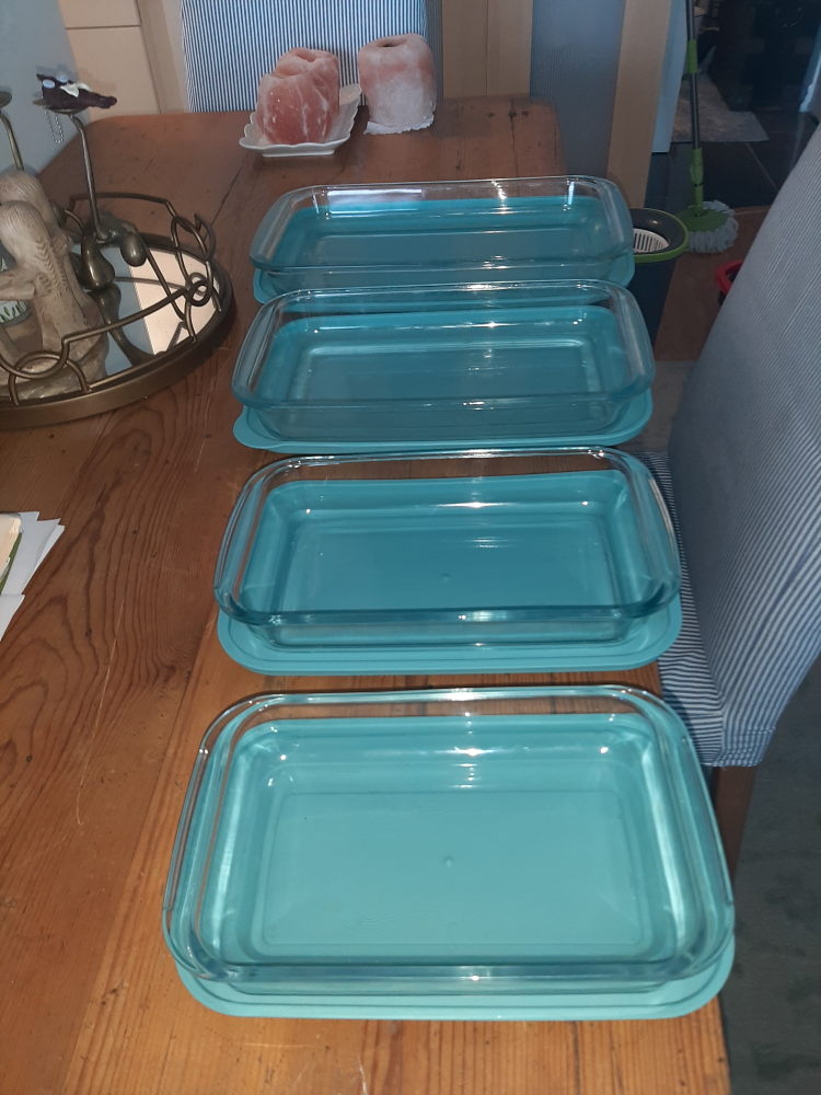 Pyrex Glass Baking Dishes with Lids
