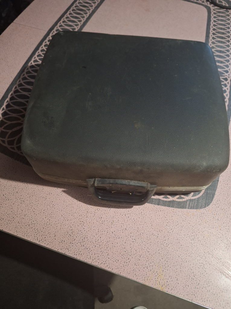 Vintage Smith Corona Electric Typewriter - photo 4