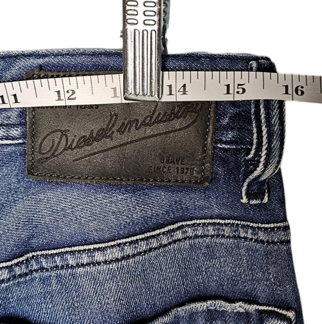 Diesel Quratt Straight Leg Button Fly Jeans men's 31 waist image indicator(7)