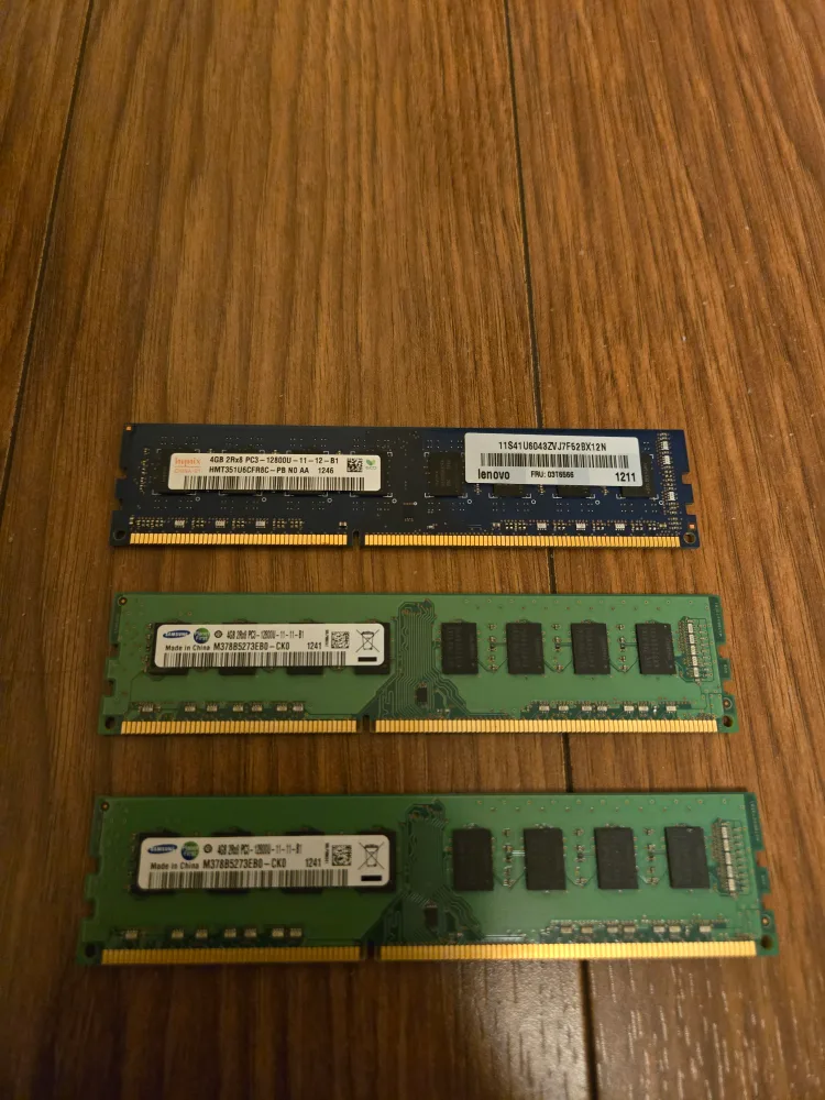 Assorted 4gb DDR3 Ram Sticks + 8gb DDR4 Ram image indicator(3)