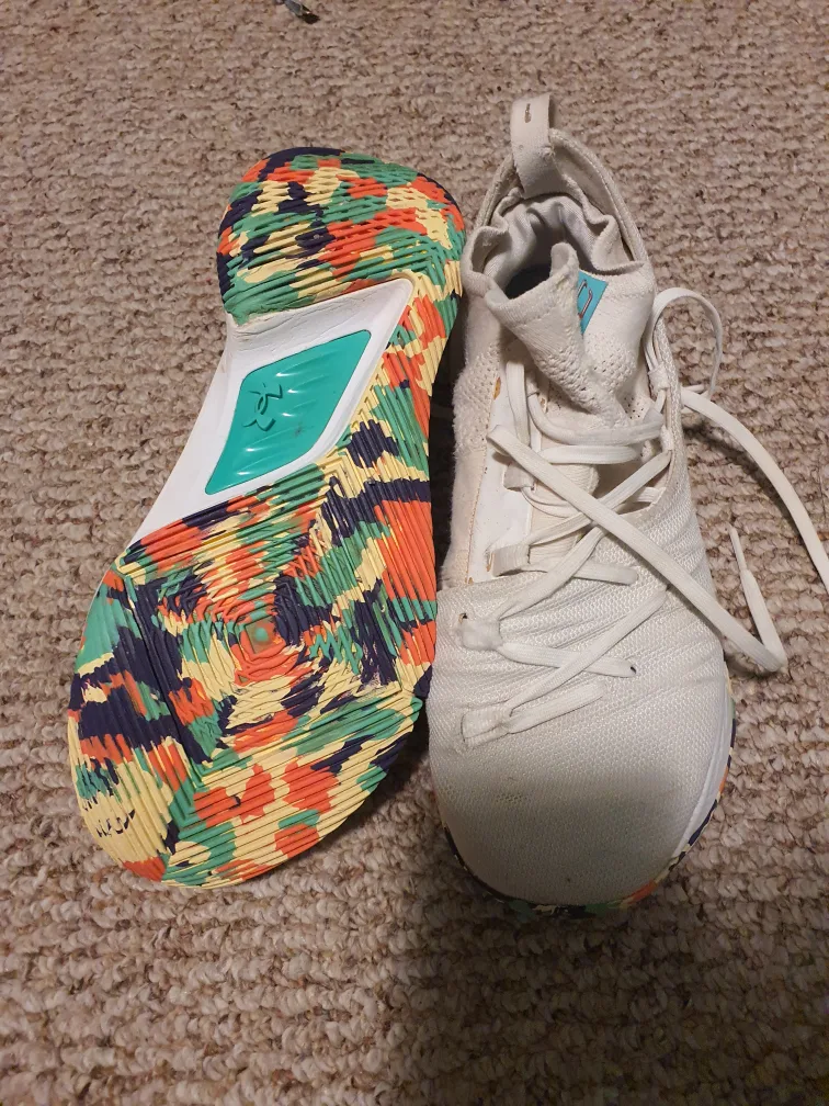 Under Armour Curry 5 Basketball Shoes image indicator(2)