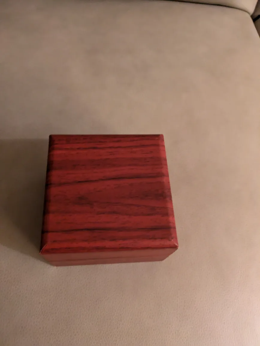 His and Hers Watch Set (needs batteries) image indicator(3)