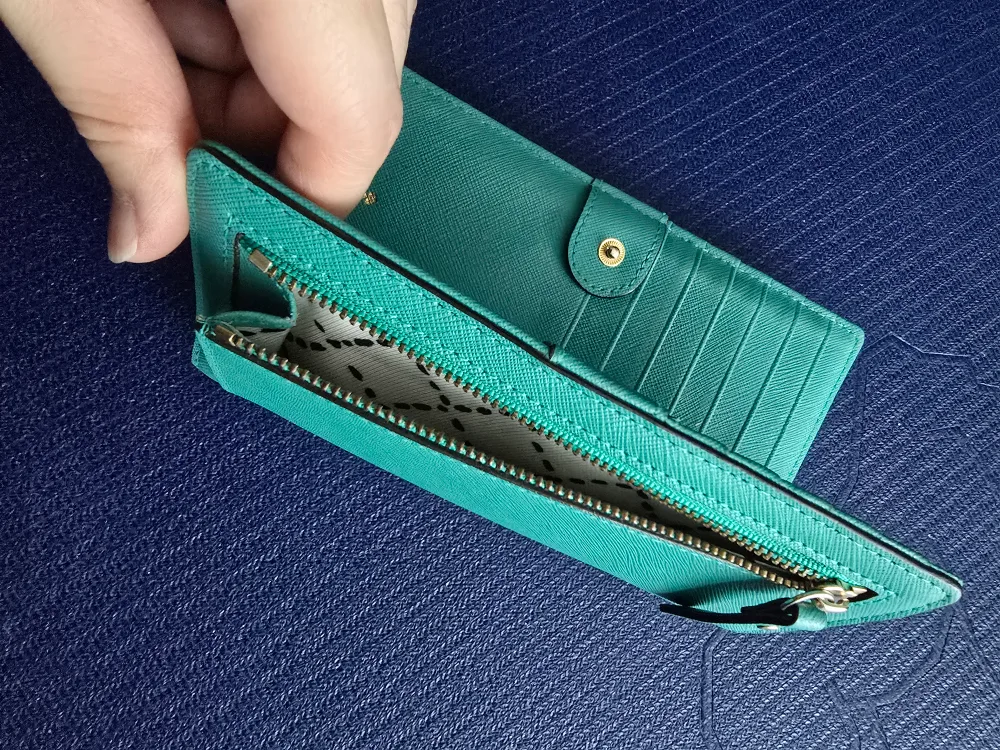 Kate Spade Wallet image indicator(4)