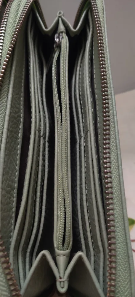 Matt & Nat Wallet image indicator(9)