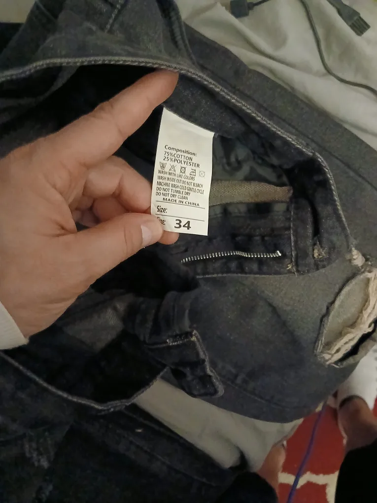 Black Distressed Jeans Size 34 image indicator(2)