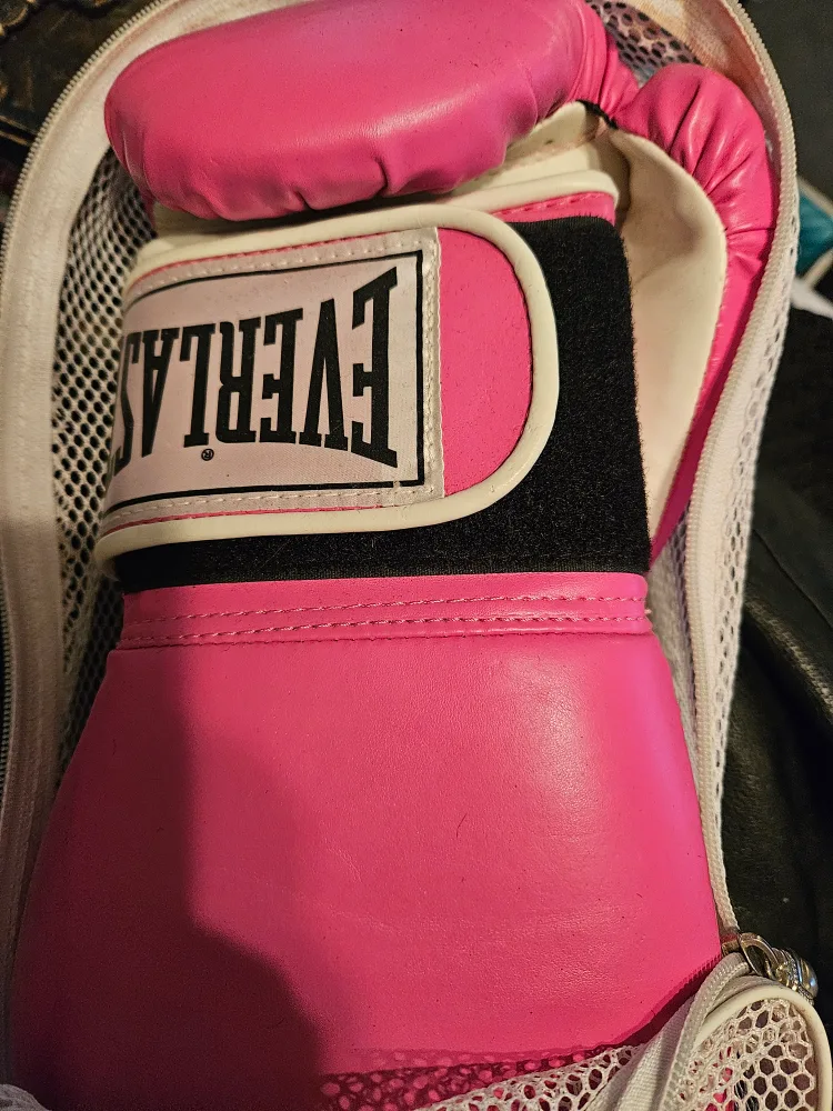 Everlast Pro Style Women's Training Gloves image indicator(2)
