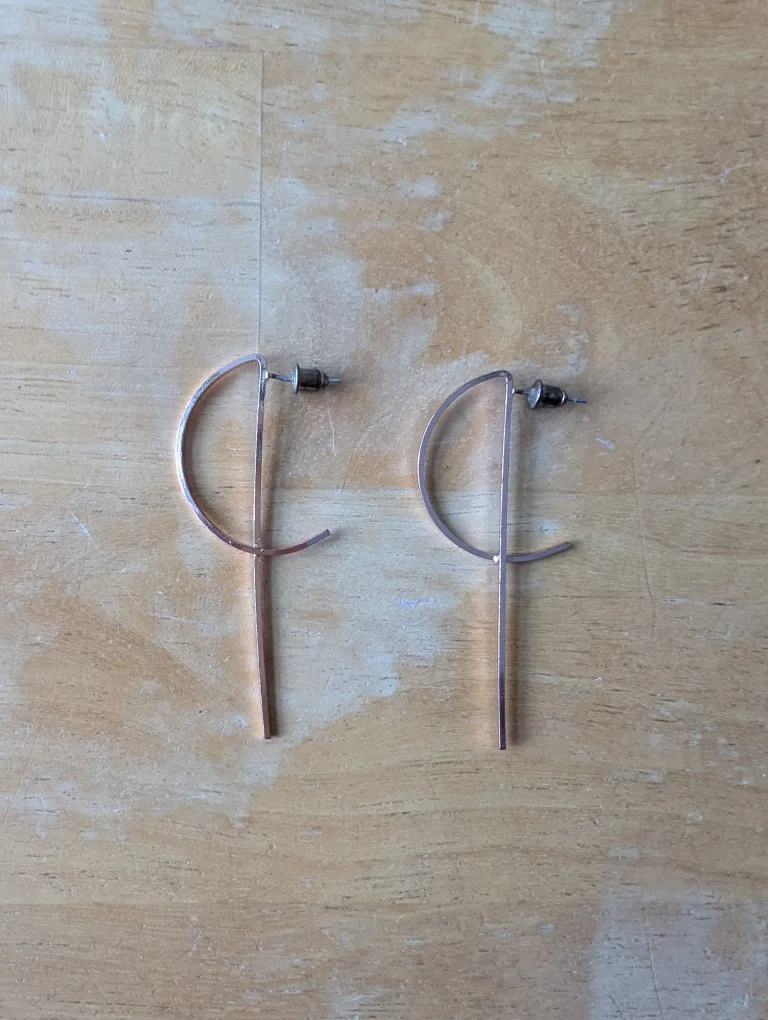 Rose Gold Geometric Earrings image indicator(2)