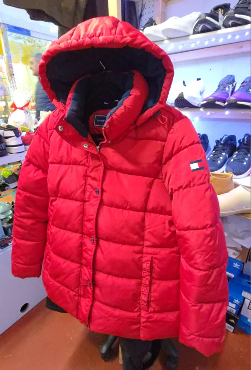 Brabd new Red Tommy Hilfiger Puffer Jacket for Men size L image indicator(2)