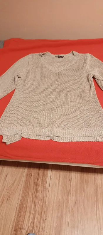 Laura Plus 14+ V-Neck Sweater thumbnail