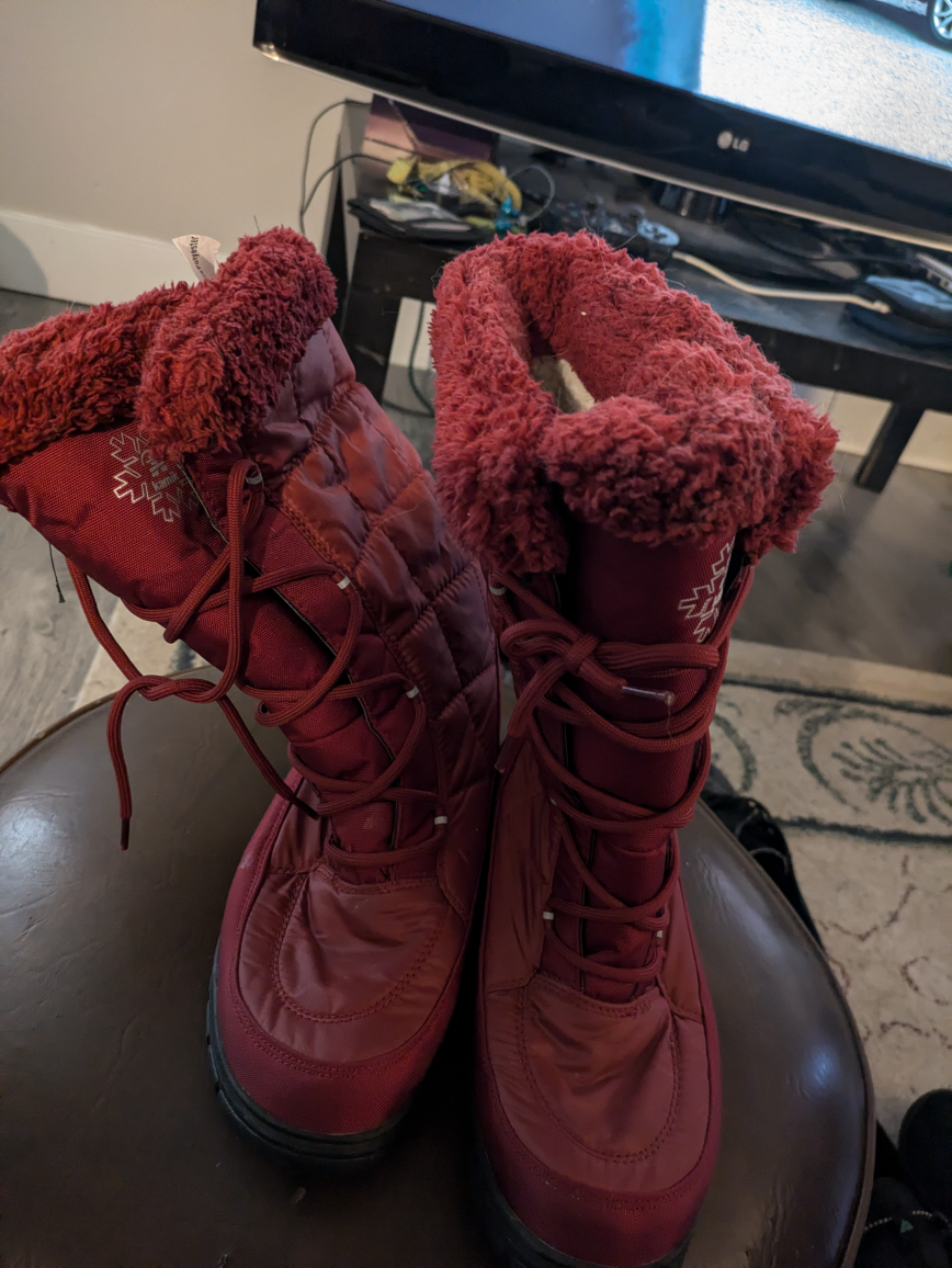 Kamik Red Winter Boots  size 8 FCFS - photo 2