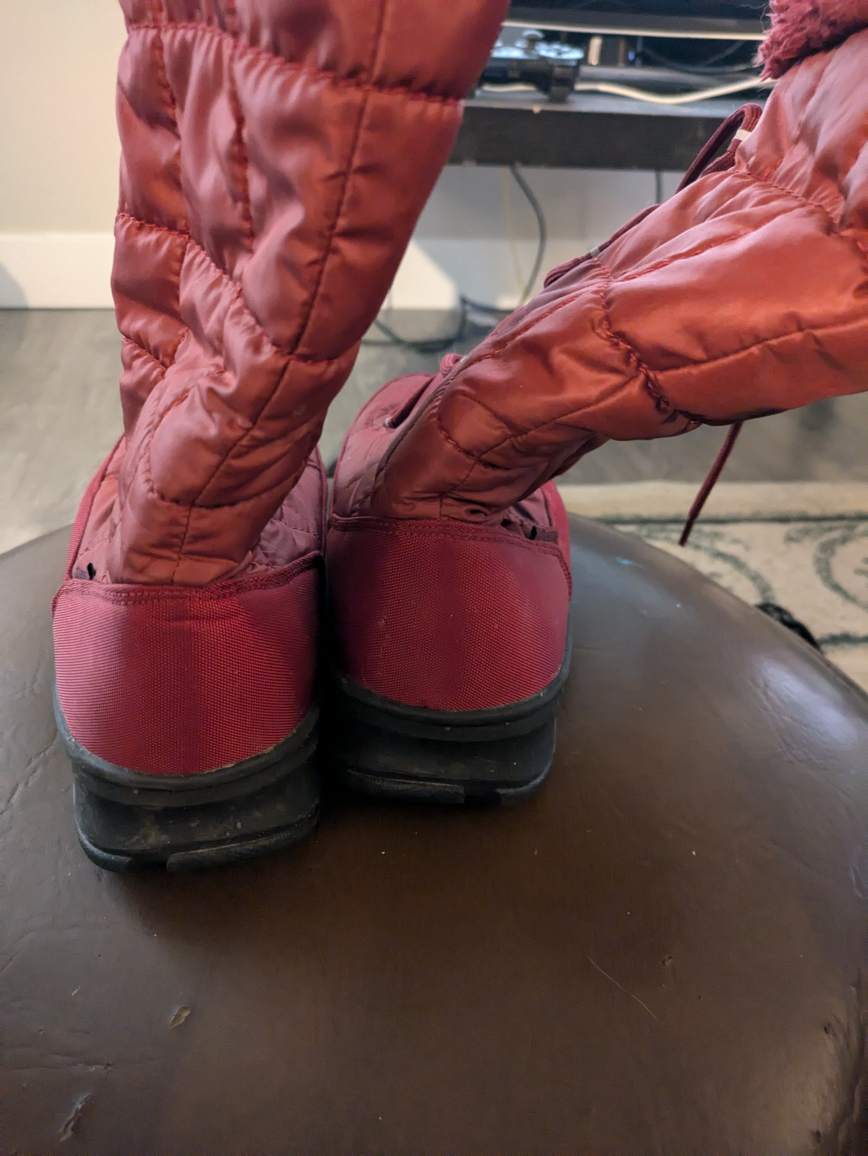 Kamik Red Winter Boots  size 8 FCFS - photo 3