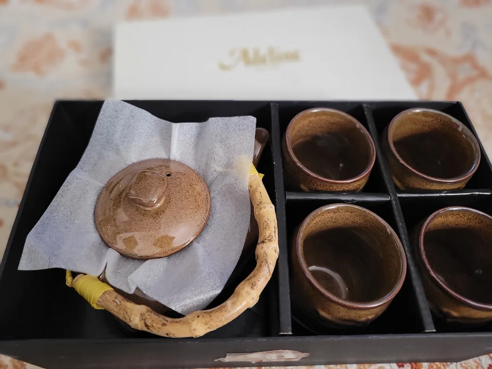 Adeline Fine Porcelain Tea Set with Dragonfly Design image indicator(3)