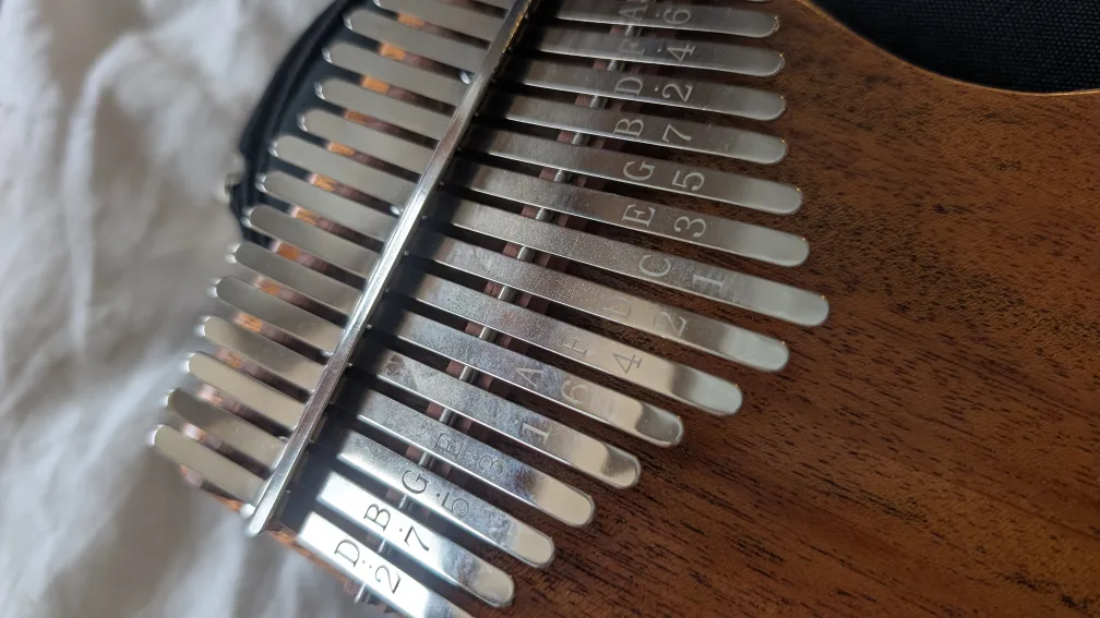 BNIB Gecko Mahogany Kalimba image indicator(3)