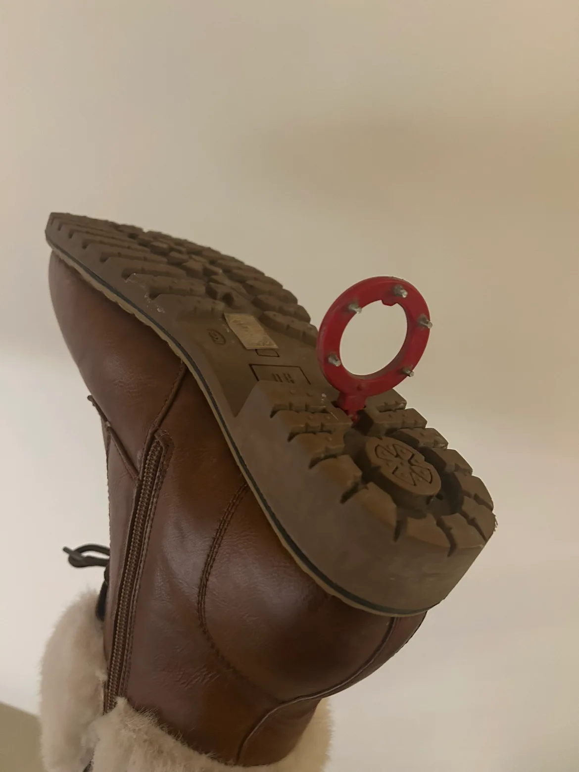 Denver Hayed Winter Boots with Ice Grip image indicator(4)