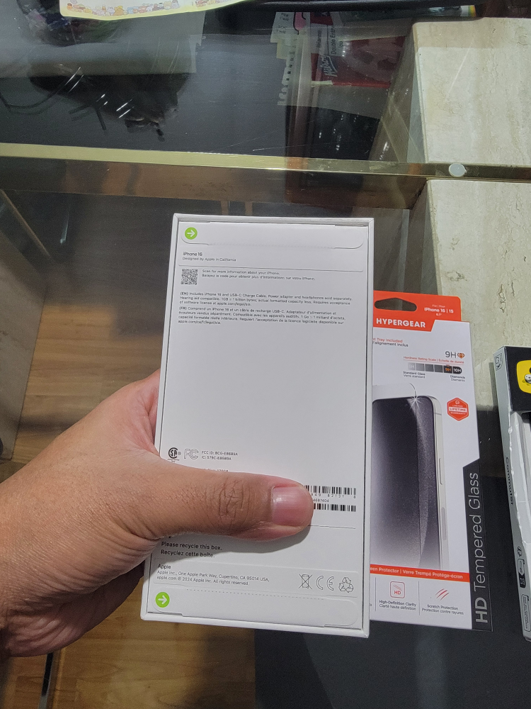 Iphone 16 (128g) sealed $1,300 with free accessories