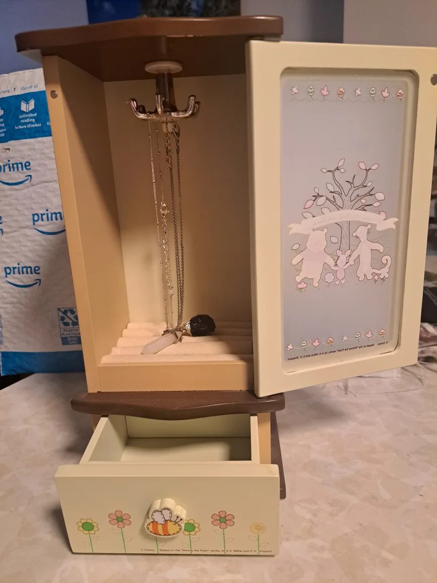 Winnie the Pooh Jewelry Box image indicator(7)