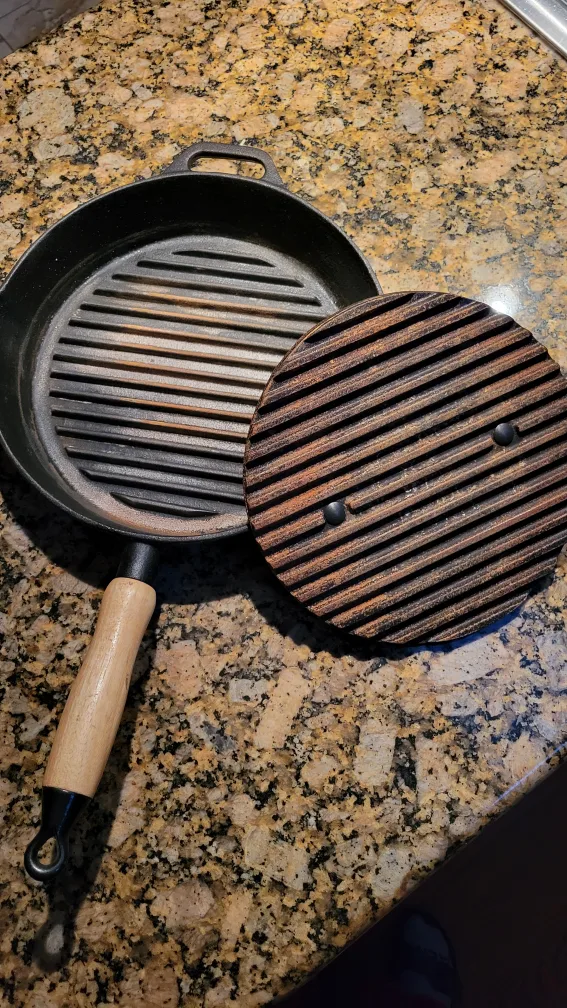 Cast Iron Grill Pan with Lid #ThriftyPicks thumbnail