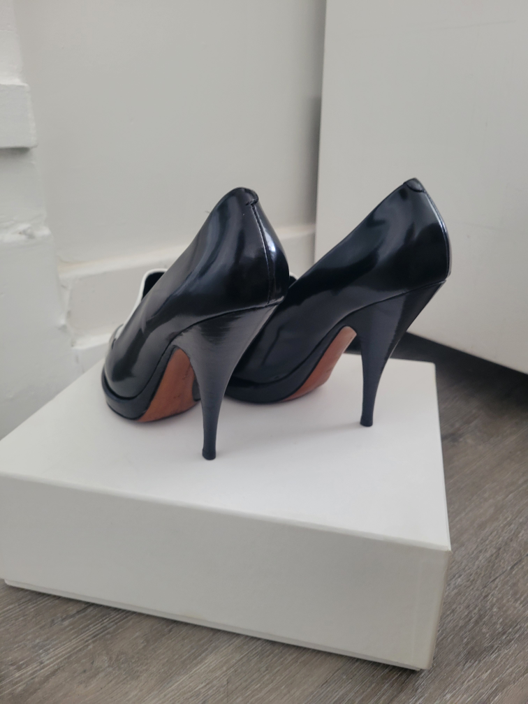 Celine Black and White Pointed Toe Heels - photo 5