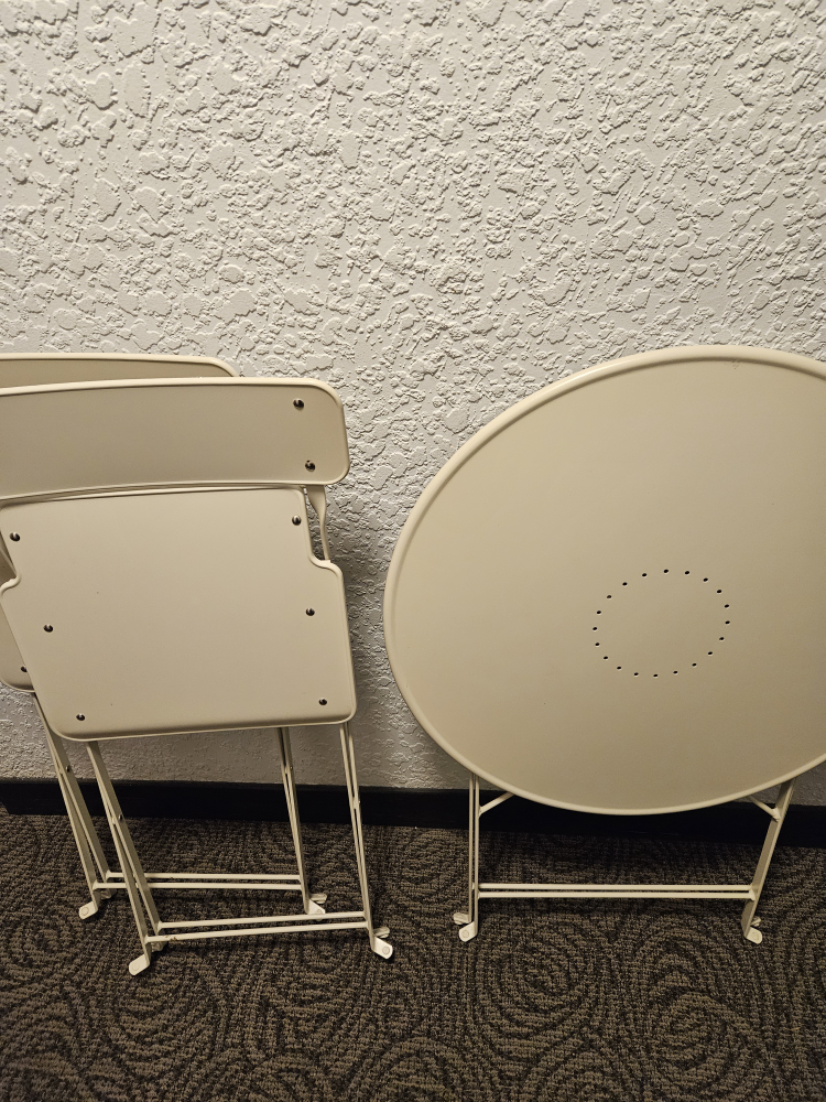 ikea table and 2 chairs - photo 2